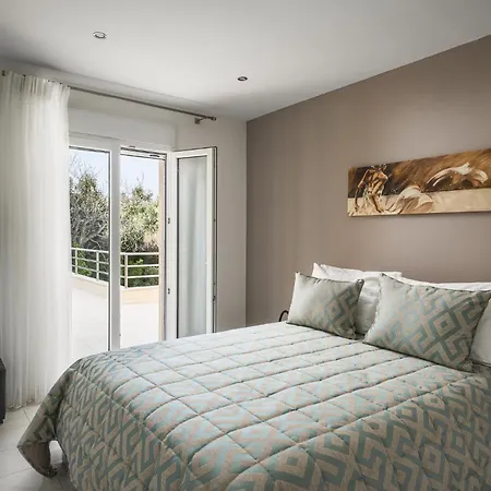 Euphoria Seaview Residences With Shared Pool By Konnect Gouvia Exterior photo