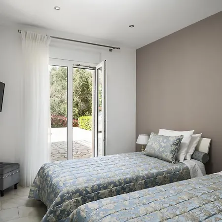 Euphoria Seaview Residences With Shared Pool By Konnect Gouvia Exterior photo